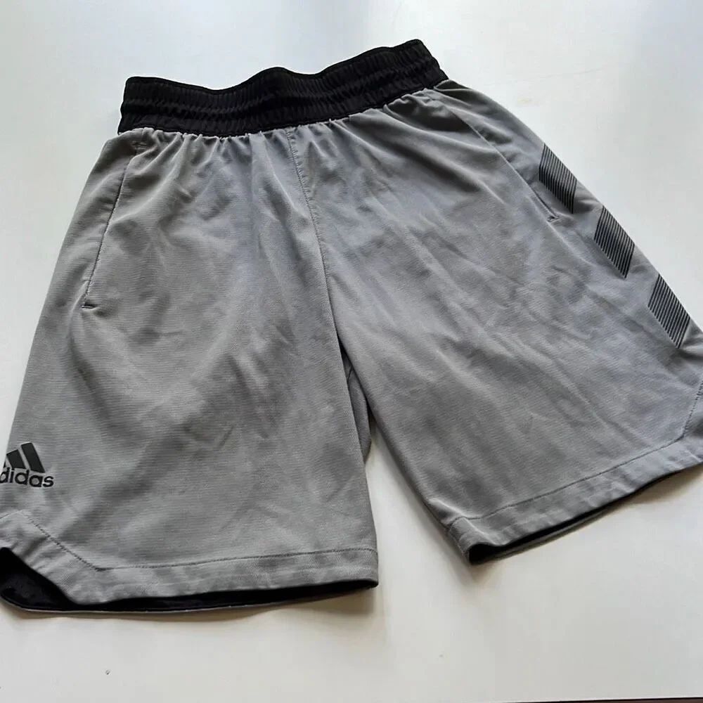 Adidas Athletic Shorts Men M 8 imseam